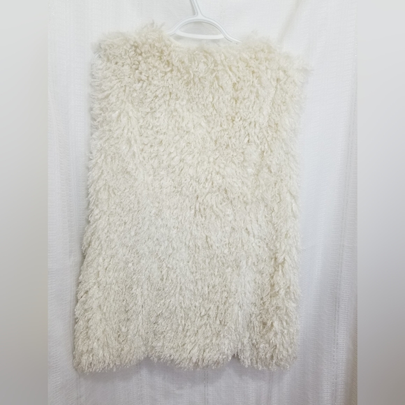 EUC  FAUX FUR SHAGGY VEST BY PICADILLY FASHIONS - SIZE SMALL - Picture 2 of 5